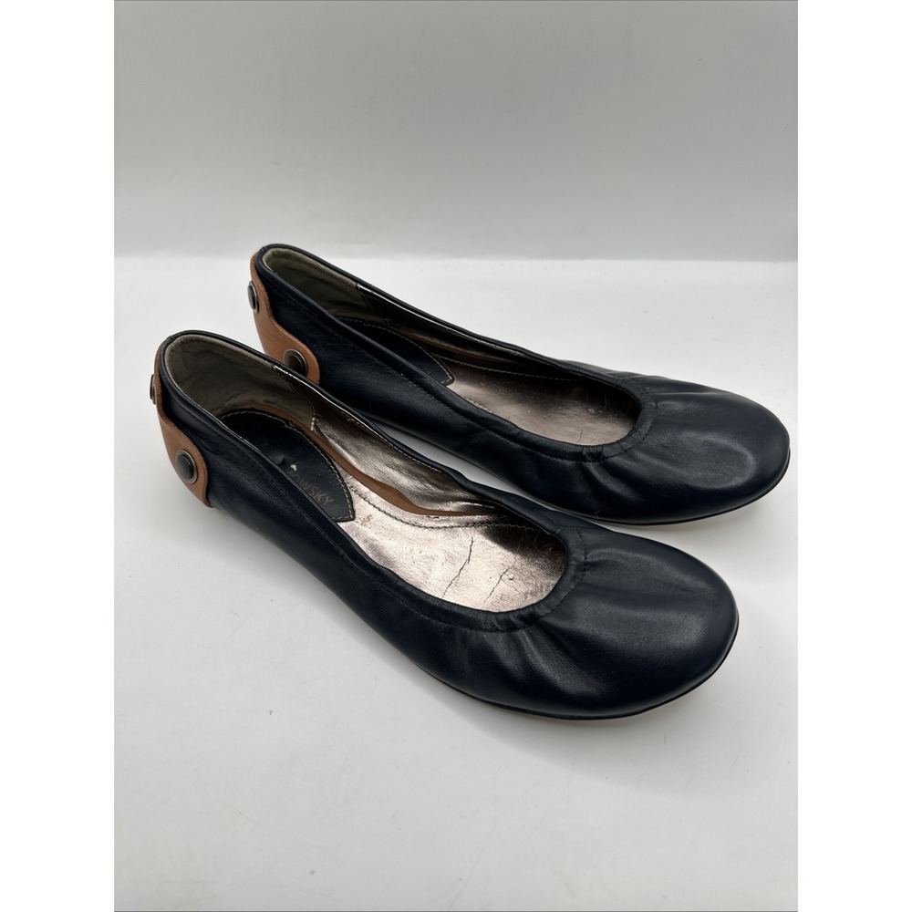 B. Makowsky REMI Navy Leather Ballet FLATS Contrasting Leather Heel Sz 7.5